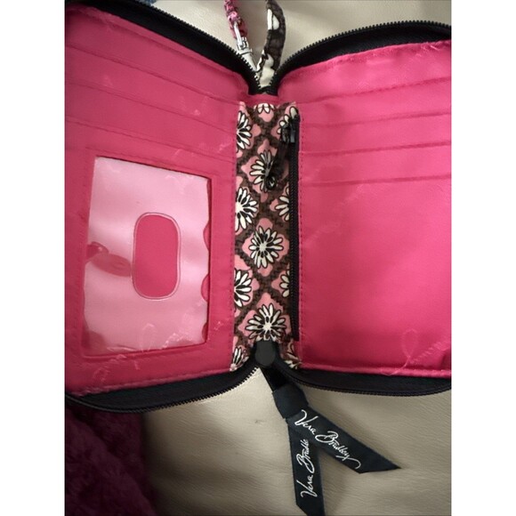 VERA BRADLEY Carry It All Wristlet MOCHA ROUGE Pattern Wallet Cards Phone Zip - Picture 3 of 3